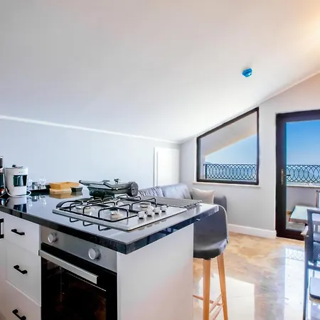 Apartamento Luxury Flat With Jacuzzi On The Balcony In Kas