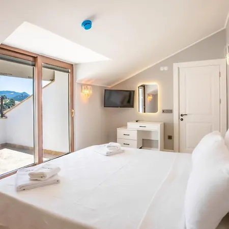 Apartamento Luxury Flat With Jacuzzi On The Balcony In Kas *