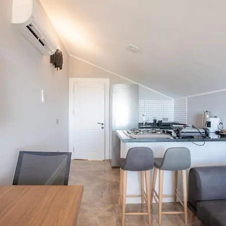 Apartamento Luxury Flat With Jacuzzi On The Balcony In Kas Kaş