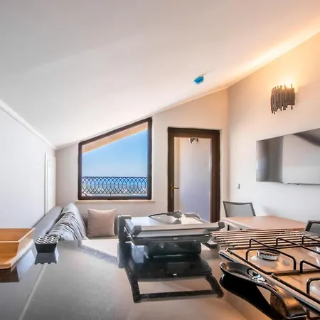 Luxury Flat With Jacuzzi On The Balcony In Kas