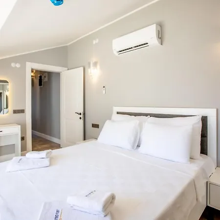 Luxury Flat With Jacuzzi On The Balcony In Kas Apartamento *